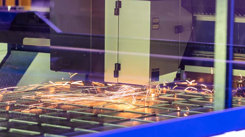 Die Fördertechnik Fertigung bei HaRo wurde mit der Laserschneidtechnik beim Stahlzuschnitt entscheidend verbessert. Vor Ort - individuell und zuverlässig