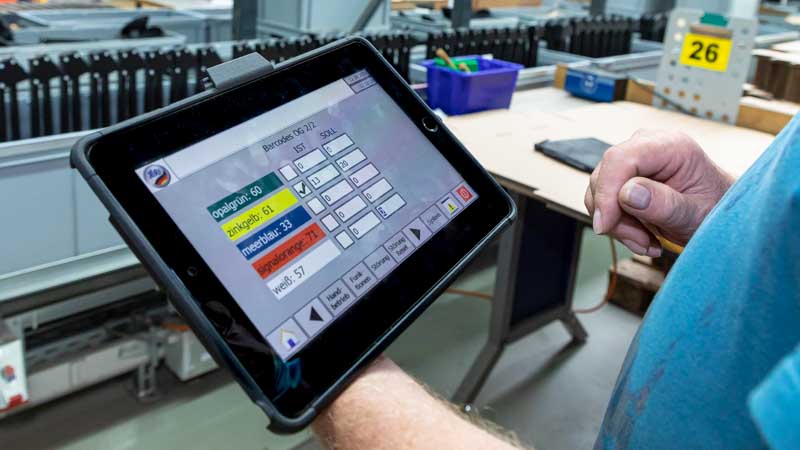 Vernetzte Intralogistik - Interaktive Anlagensteuerung mittels Tablet - Auswertung der Anlagenauslastung - Produktionsziele überprüfen